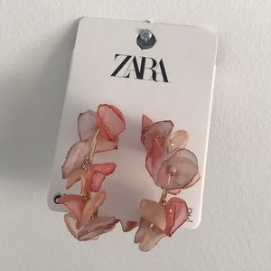 Zara floral/gold hoop earrings